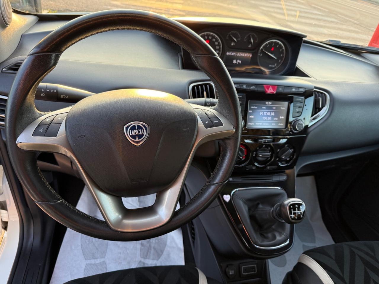 Lancia Ypsilon 1.2 69 CV 5 porte Gold