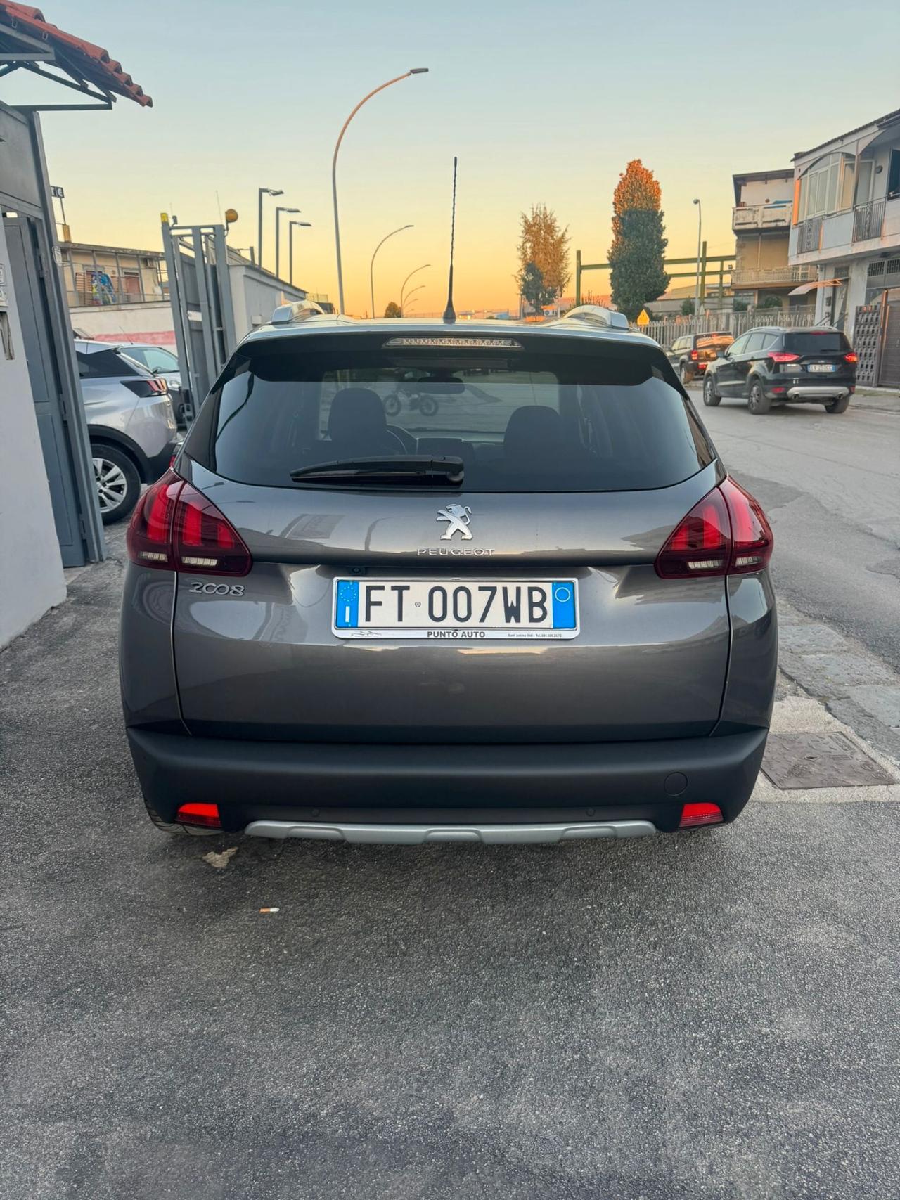 Peugeot 2008 BlueHDi 120 EAT6 S&S Allure
