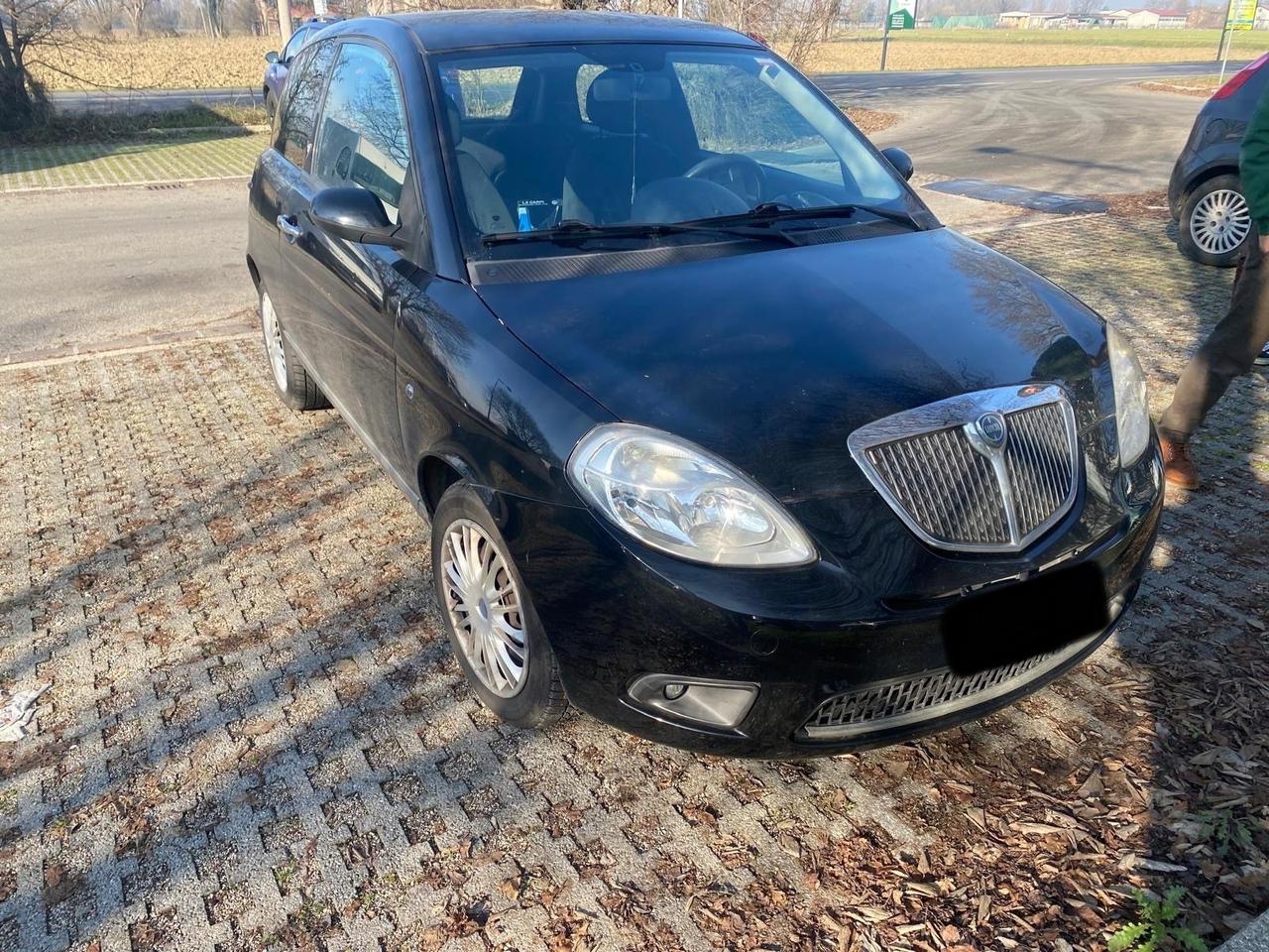 Lancia Ypsilon 1.2 Oro
