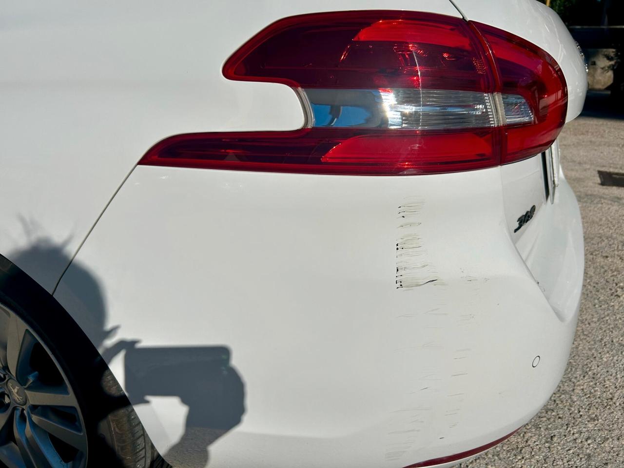 Peugeot 308 BlueHDi 150 S&S SW Allure