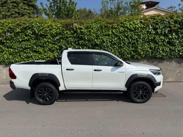 TOYOTA Hilux 2.8 D A/T 4WD Double Cab Invincible IVA ESPOSTA