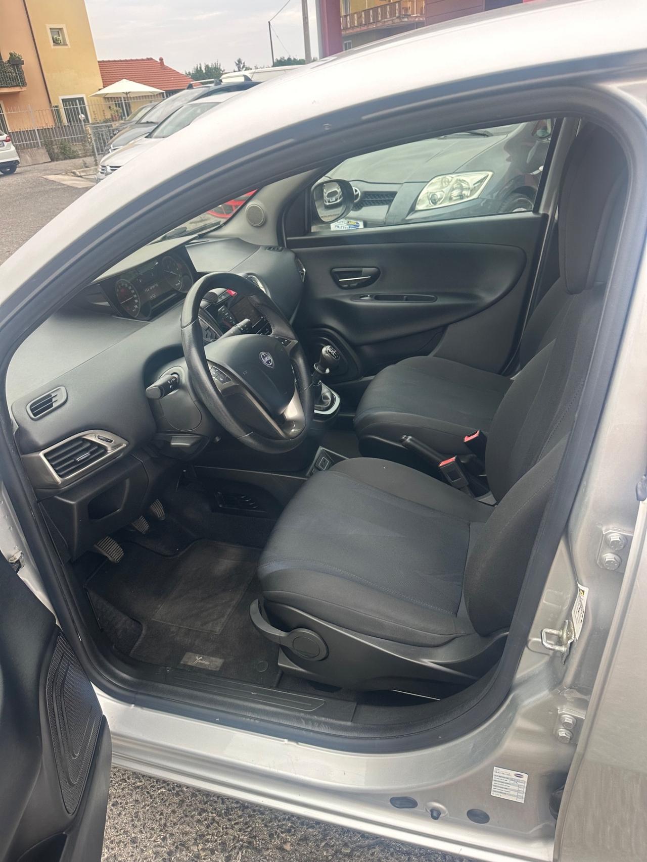 Lancia Ypsilon 1.2 69 CV 5 porte GPL Platinum