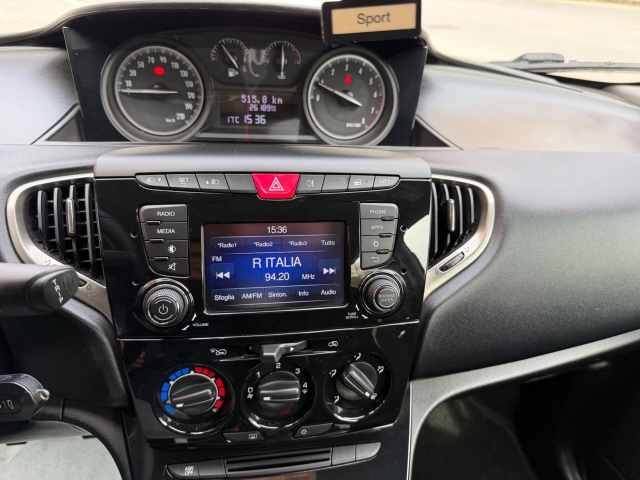 LANCIA YPSILON 1.2 NEOPATENTATI KM 26 MILA !!!