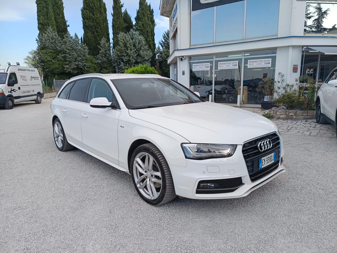 Audi A4 Avant 2.0 TDI 120 CV S-LINE Tua a 170€ al Mese