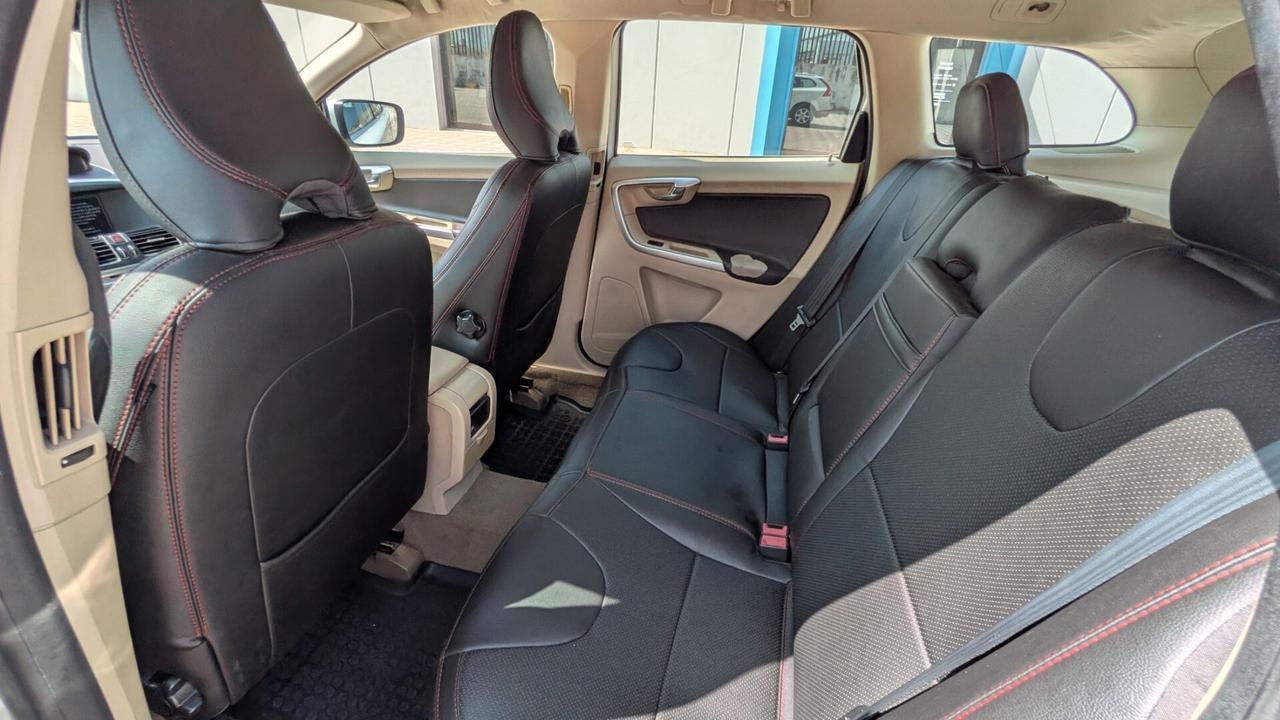 Volvo XC 60 XC60 D5 AWD Geartronic Summum