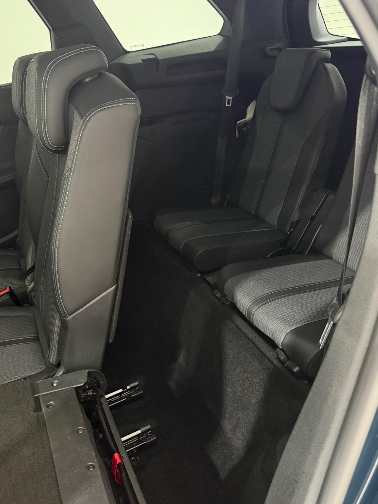 PEUGEOT 5008 ALLURE PACK UNICO PROPRIETARIO CON IVA ESPOSTA