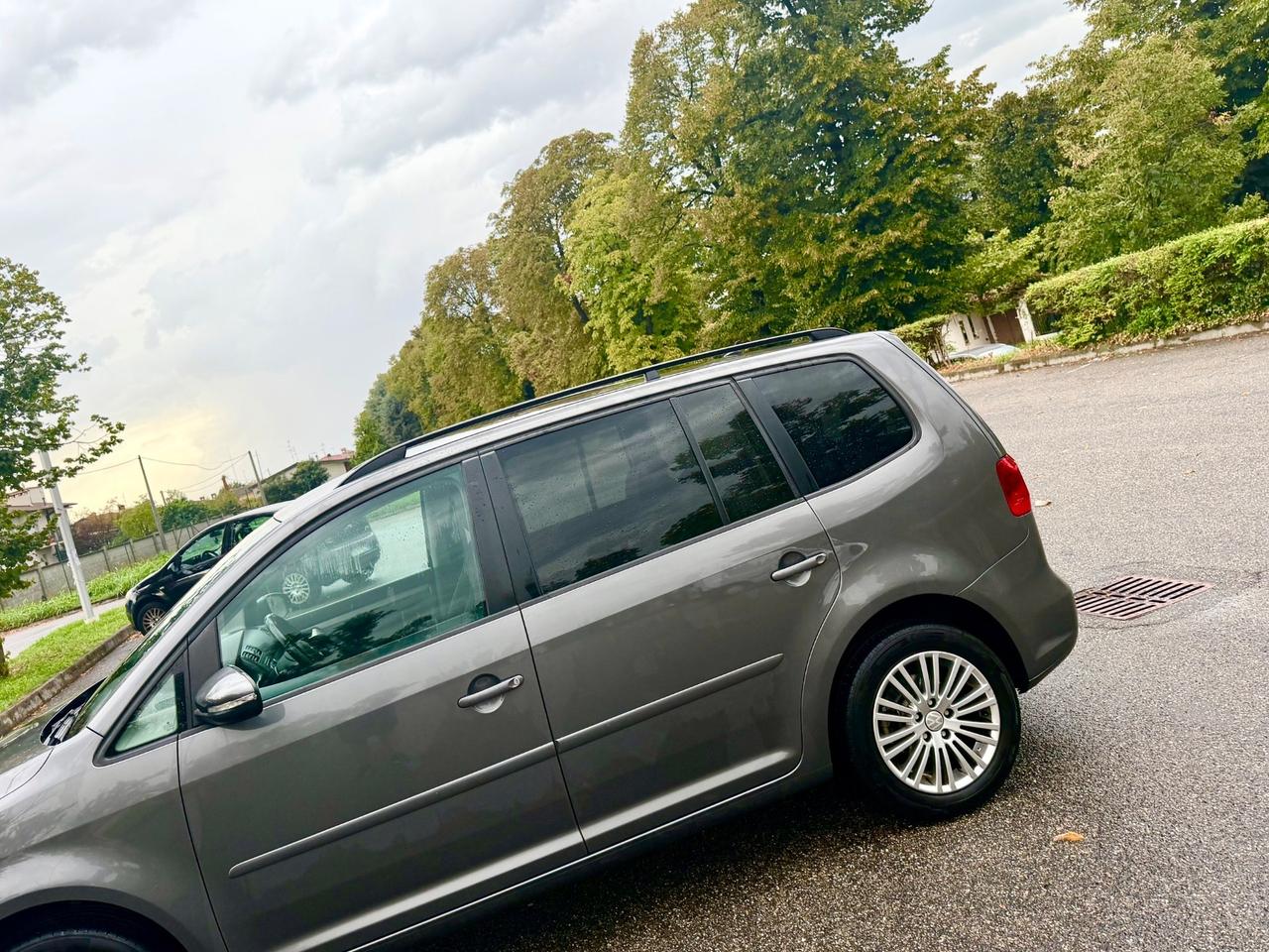 Volkswagen Touran 1.6 TDI DSG Comfortline