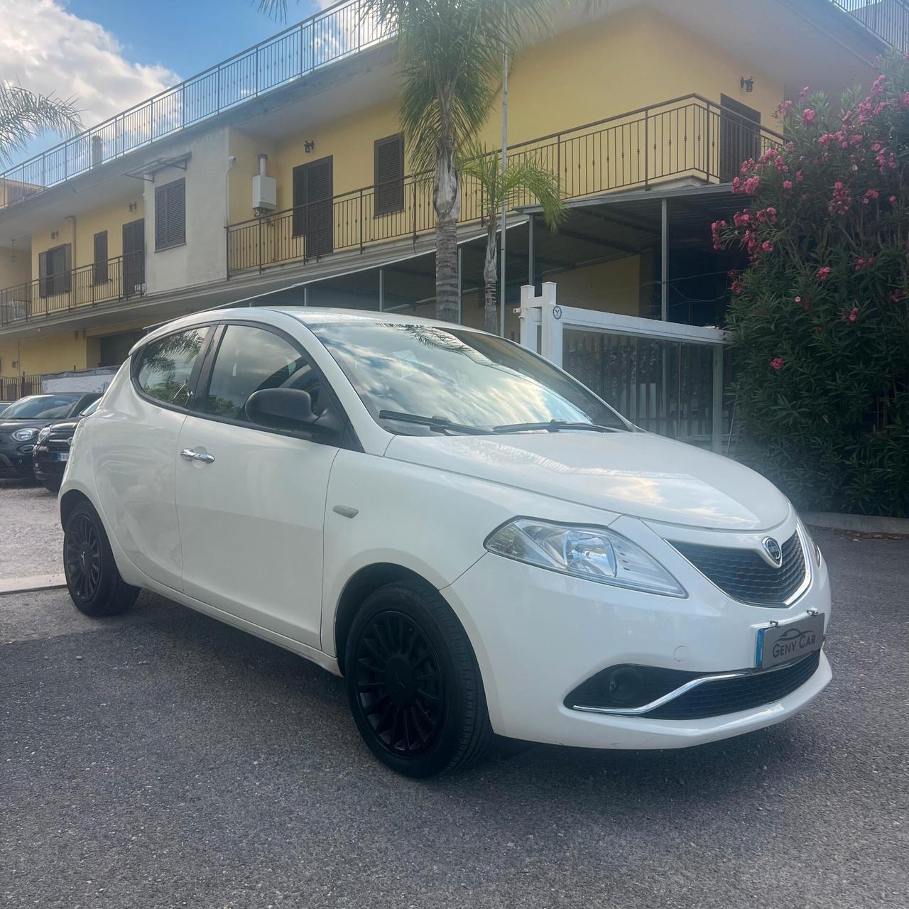 Lancia Ypsilon 1.2 69 CV 5 porte GPL Ecochic Gold