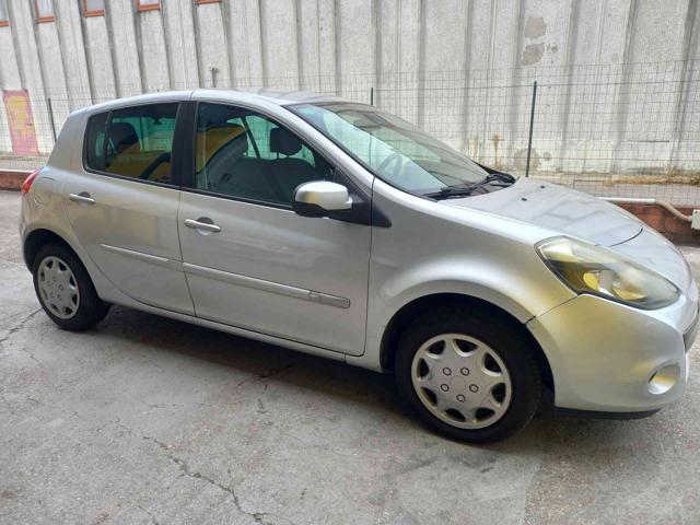 RENAULT Clio 1.2 16V 5 porte Luxe neopatentati