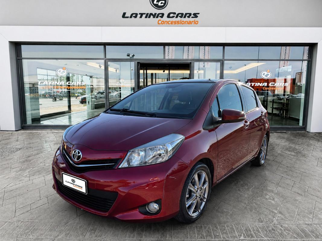 Toyota Yaris 1.4 d-4d 5p con TETTO PANORAMICO E NAVI