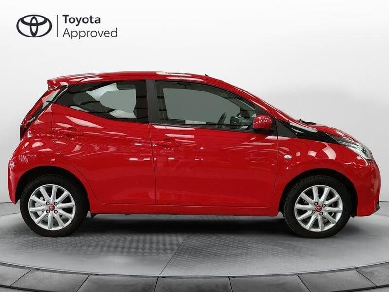 Toyota Aygo Connect 1.0 VVT-i 72 CV 5 porte x-play