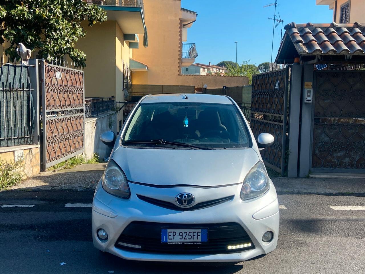 Toyota Aygo 1.0 12V VVT-i 5 porte Orange Connect MMT