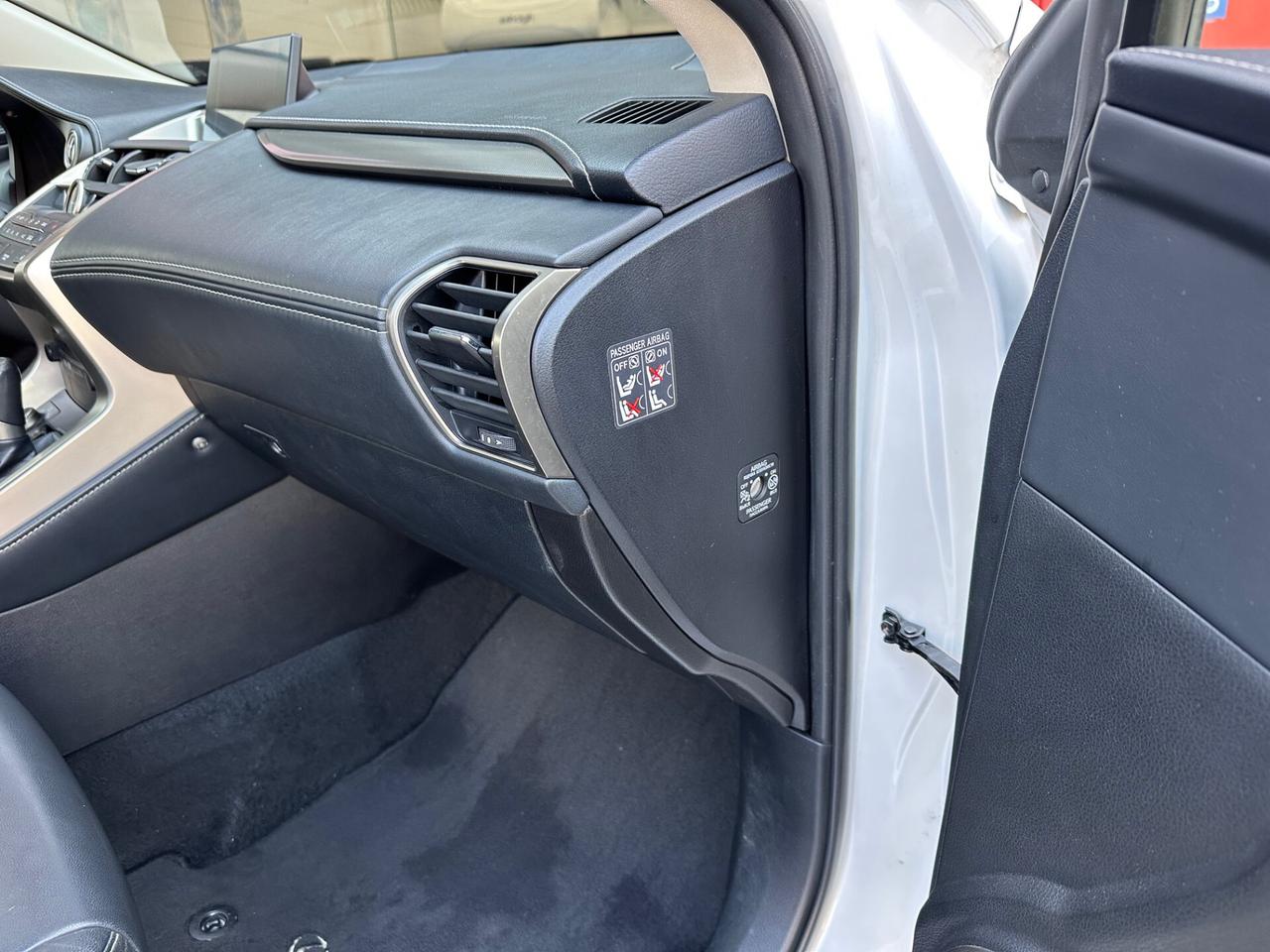 Lexus NX 300h 2.5 Executive cvt UNIPR.