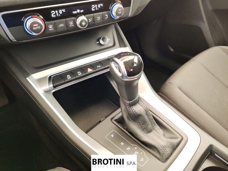 Audi Q3 35 TDI quattro S-Tronic Business