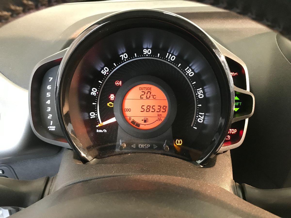 TOYOTA Aygo Connect 1.0 VVT-i 72 CV 5p. x-play