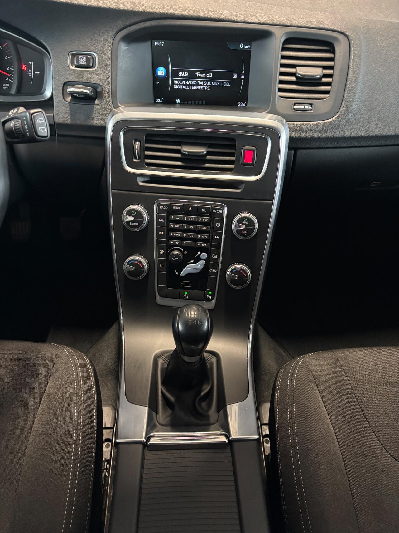 Volvo V60 1.6 84kw 115cv Momentum NEOPATENTATO