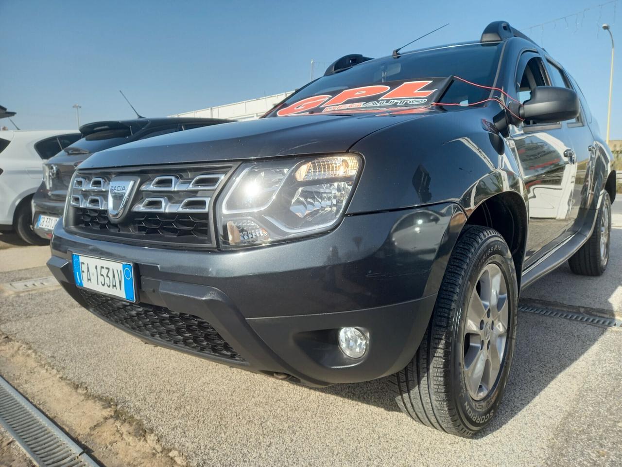 Dacia Duster 1.6 Gpl di Serie 105CV 4x2 Lauréate