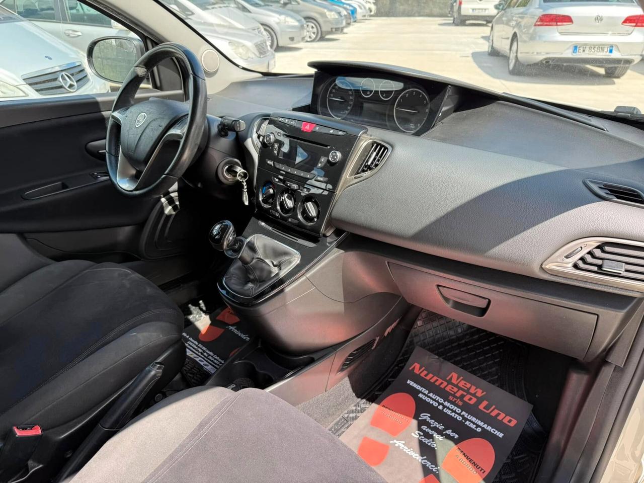 Lancia Ypsilon 1.2 69 CV 5P Gold 2015