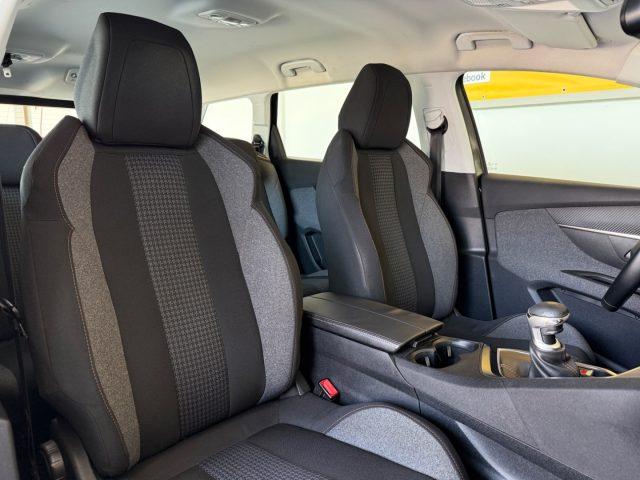 PEUGEOT 5008 BlueHDi 120 S&S Allure 7 POSTI PREZZO REALE