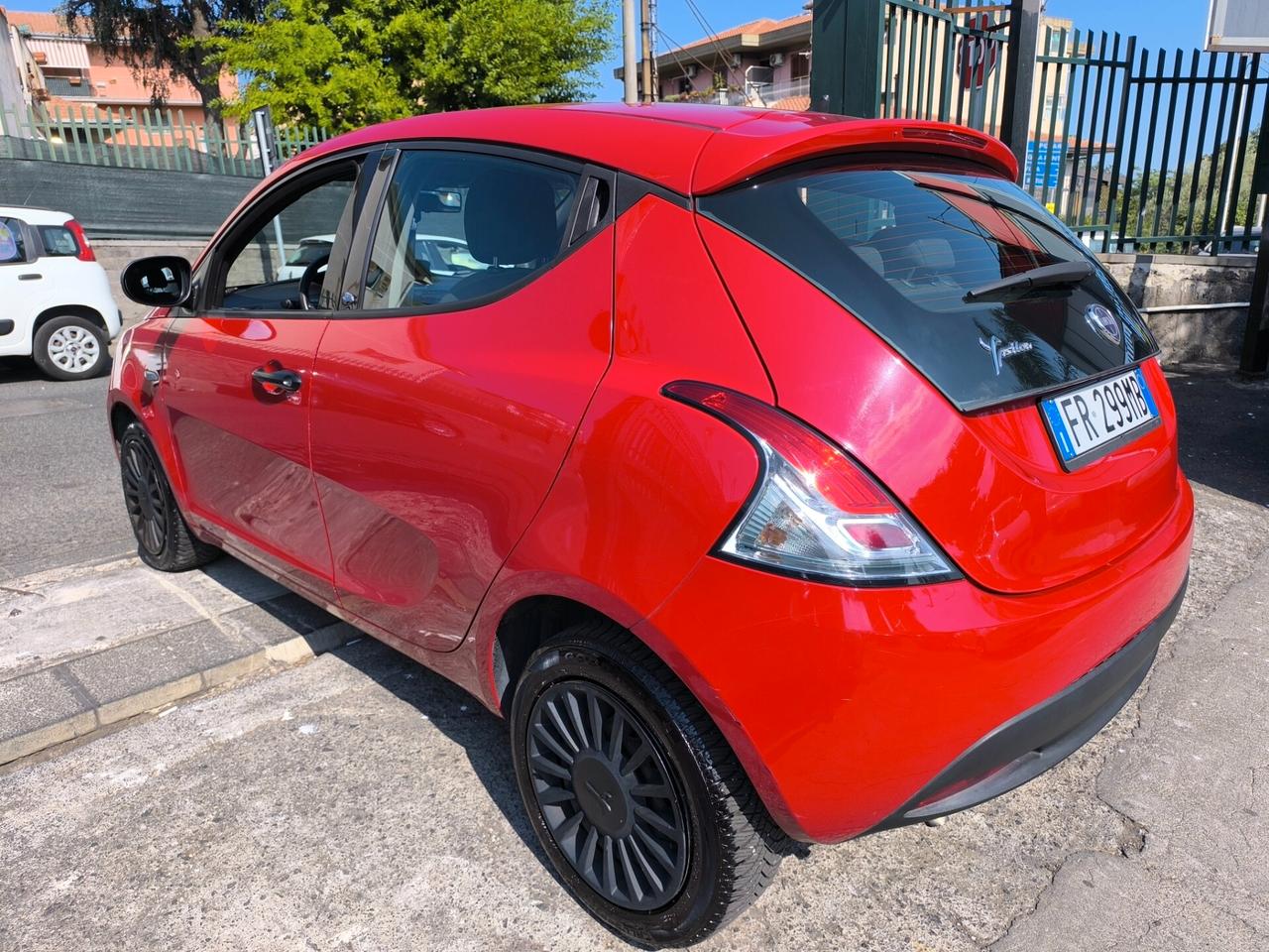 Lancia Ypsilon 1.2 69 CV 5 porte GPL Ecochic Gold