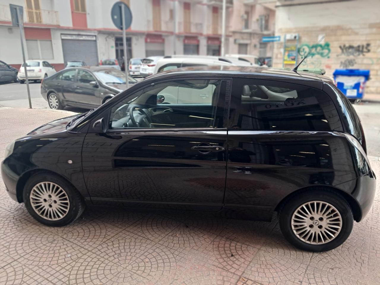 Lancia Ypsilon 1.3 MJT 75 CV MomoDesign-Euro4690