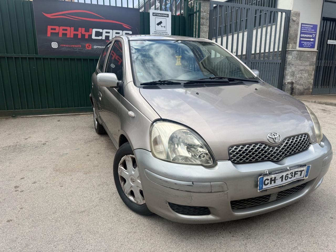 Toyota Yaris 1.0i 16V cat 5 porte Sol