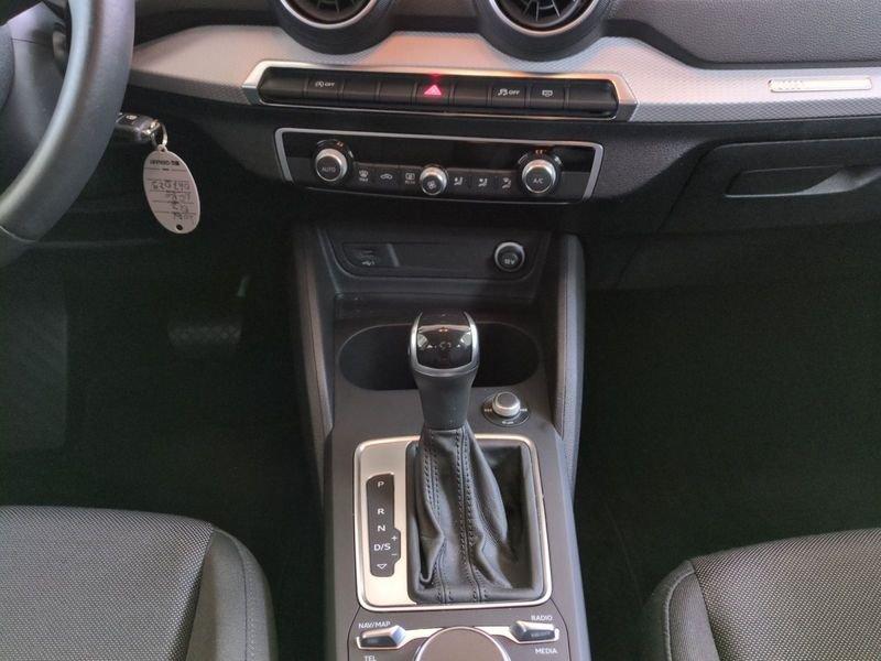 Audi Q2 2.0 30 TDI BUSINESS S TRONIC