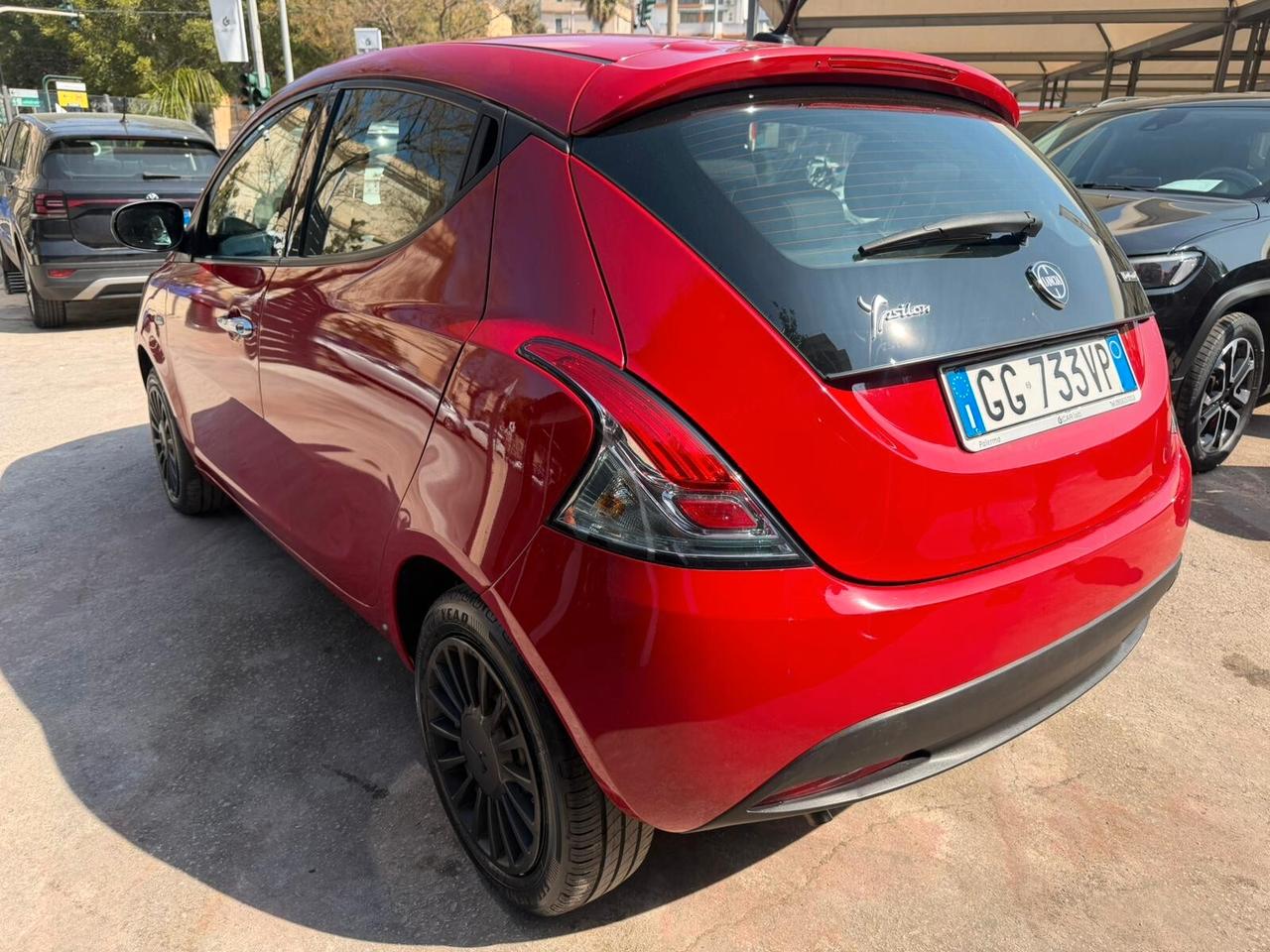 Lancia Ypsilon 1.0 FireFly 5 porte S&S Hybrid Ecochic UnYca