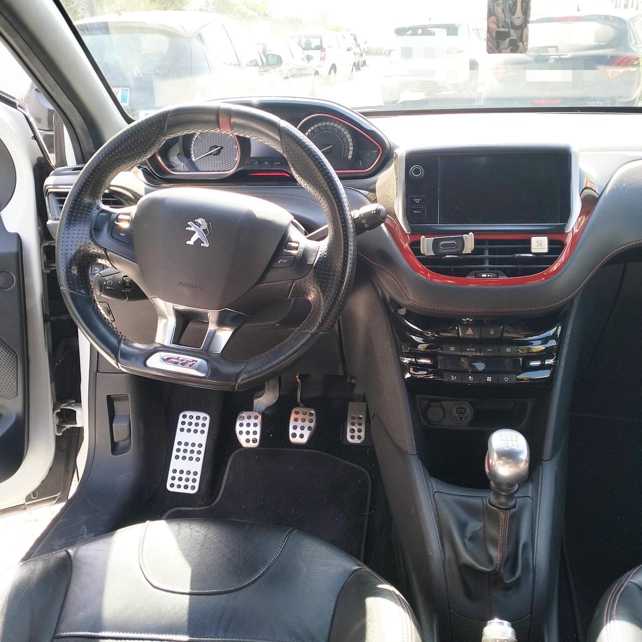 Peugeot 208 1.6 200 CV 3 porte GTi