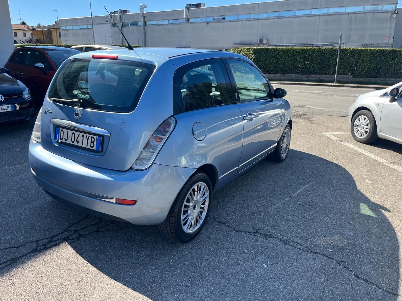 Lancia Ypsilon 1.2benzina/Euro4/60CV/neopatentato/unico proprietario