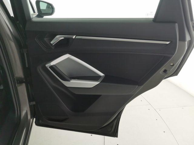 AUDI Q3 35 TDI S tronic Business