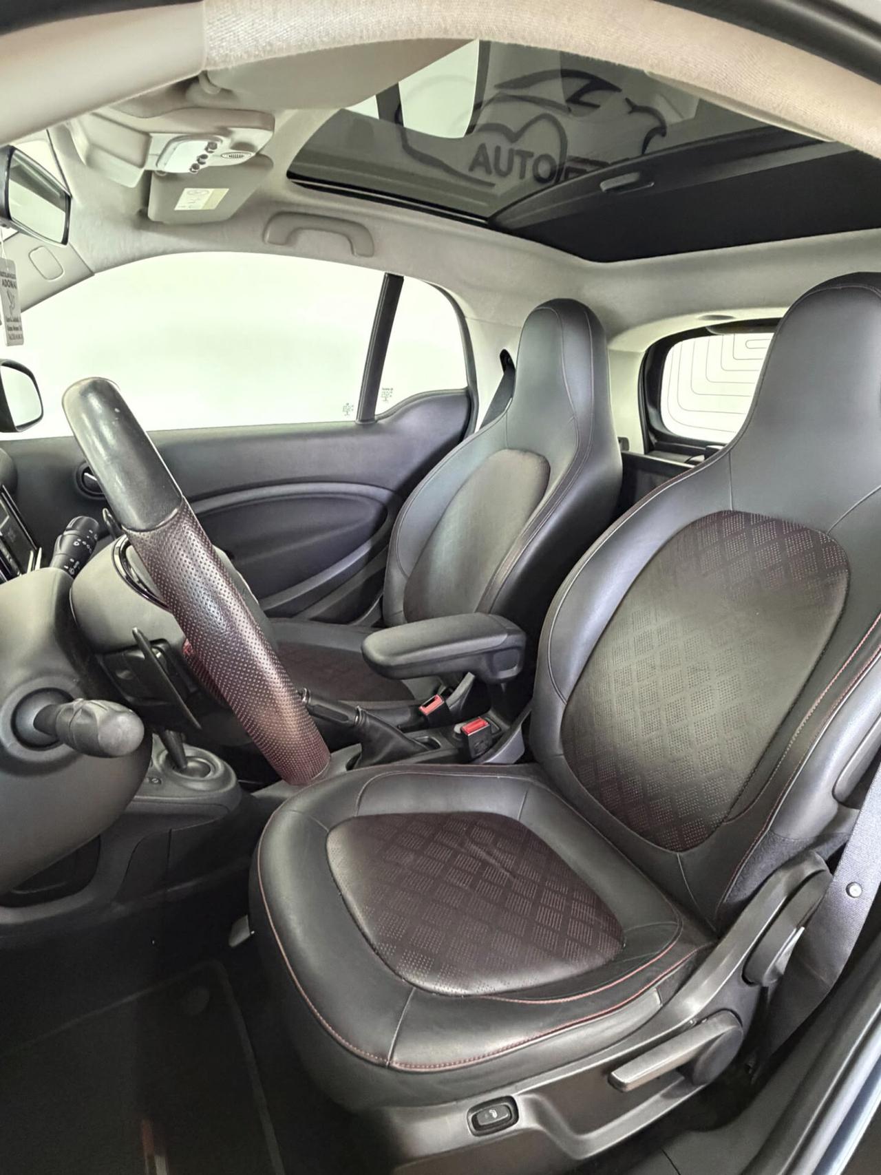 Smart ForTwo 90 0.9 Turbo twinamic BRABUS Style PUREBLACK