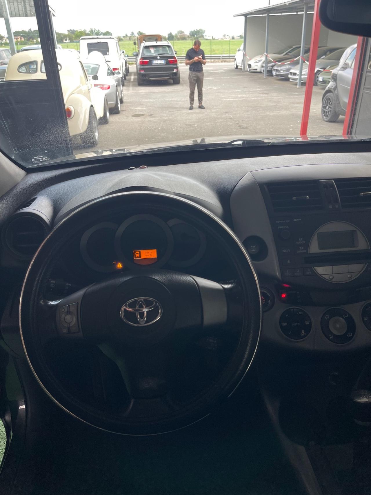 Toyota RAV4 2.2 D-4D 177 CV PERMUTE RATE