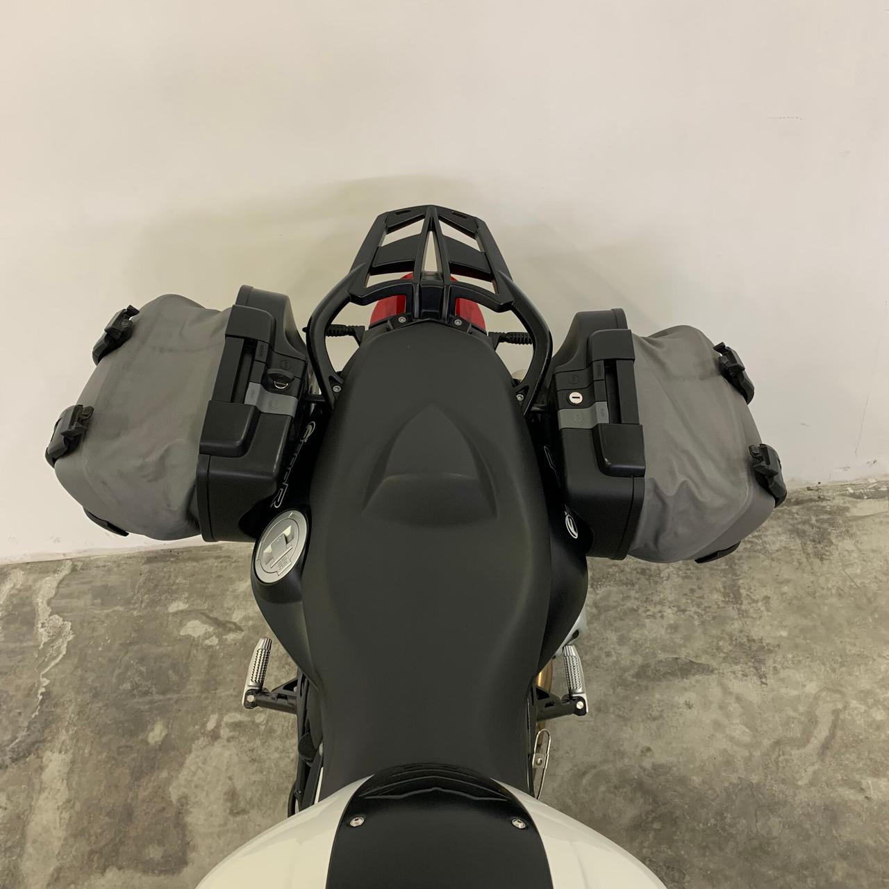 Bmw F 800 R - Borse laterali Manopole riscaldate Doppio cupolino etc