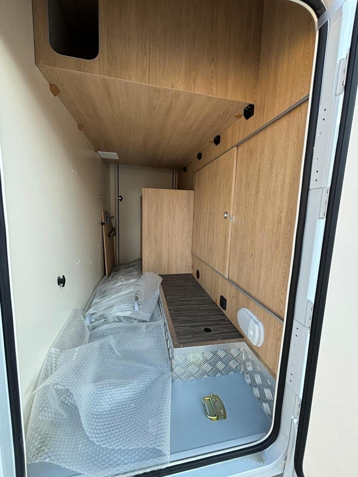 Ci International Horon 30 XT camper