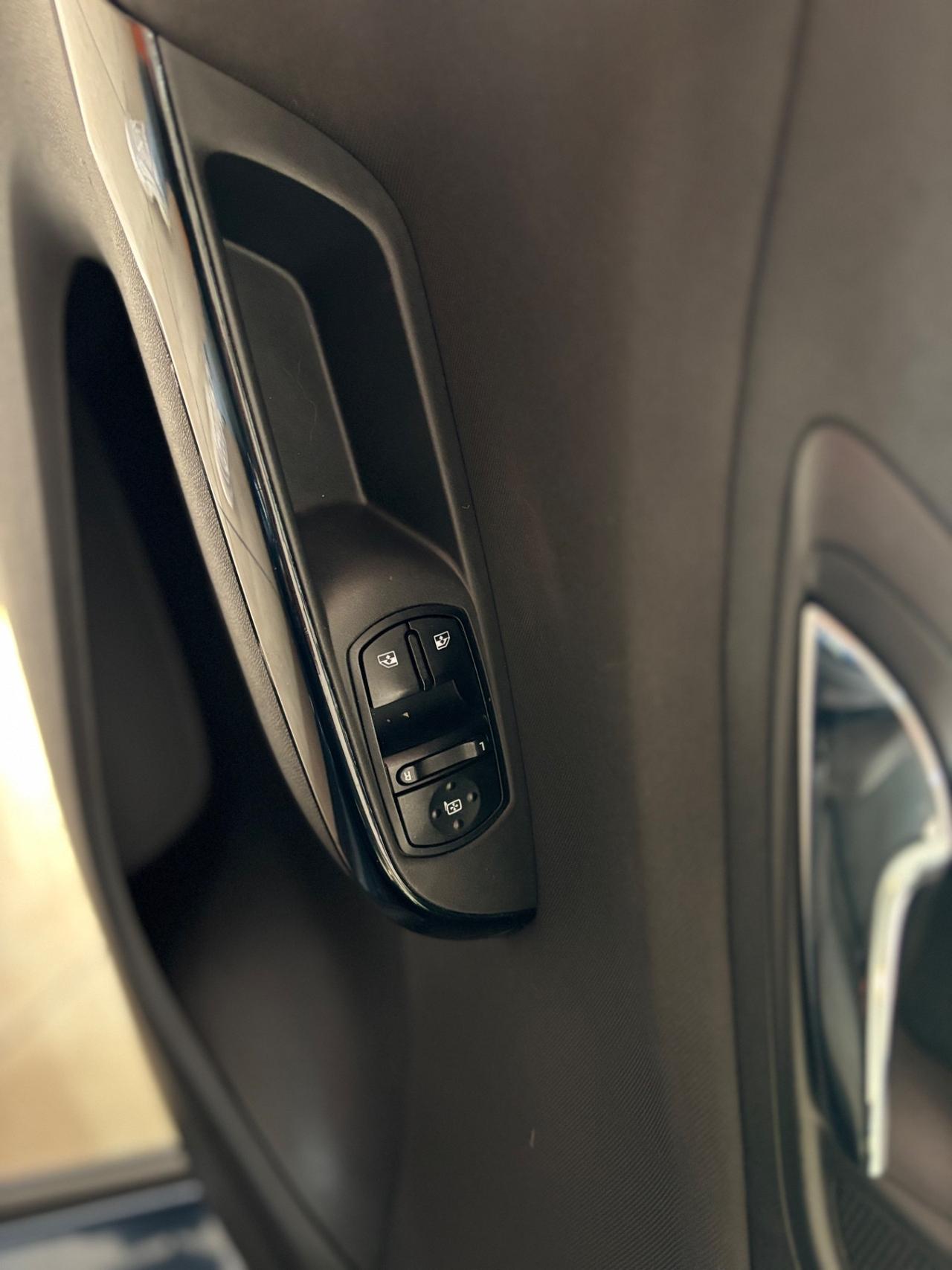 Opel Corsa 1.4 16V 3 porte Edition