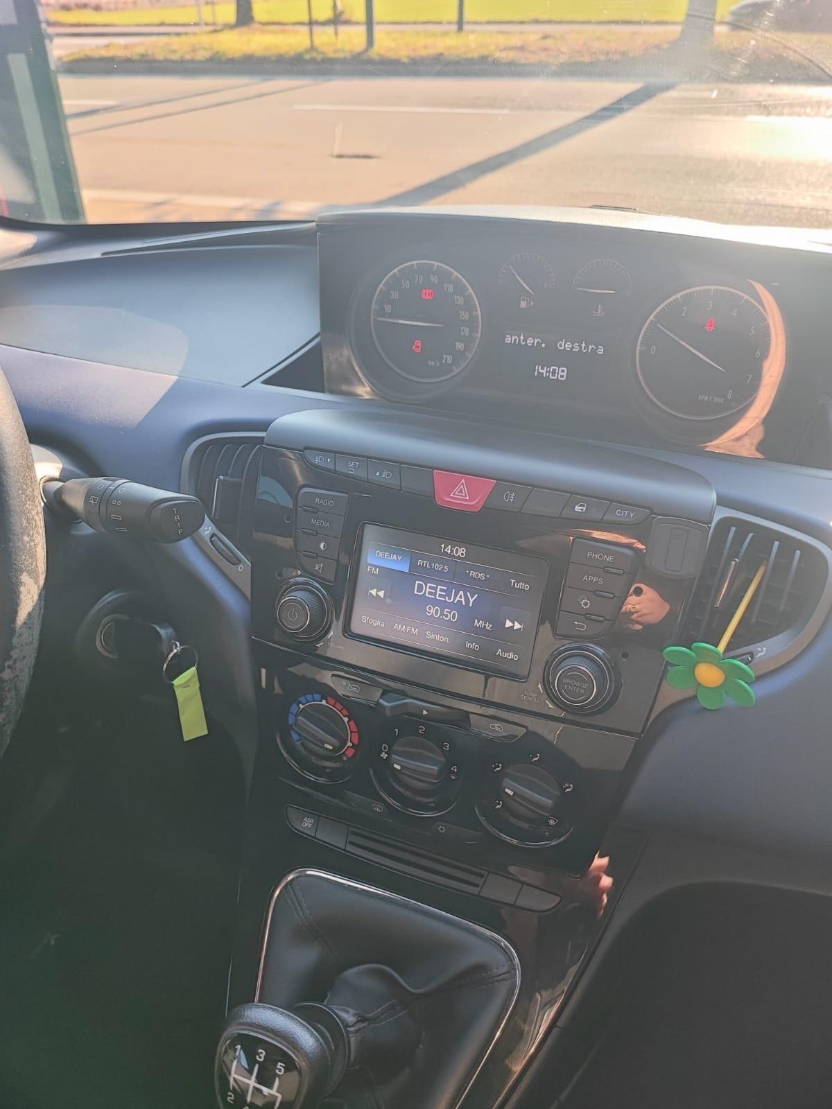 Lancia Ypsilon 1.2 69 CV 5 porte GPL Ecochic Platinum