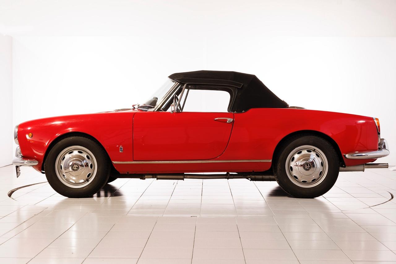 Alfa Romeo Giulia 1600 Spider Veloce