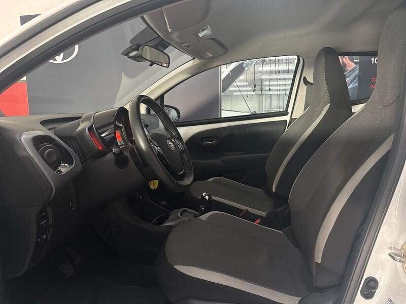 Toyota Aygo Connect 1.0 VVT-i 72 CV 5 porte x-play MMT