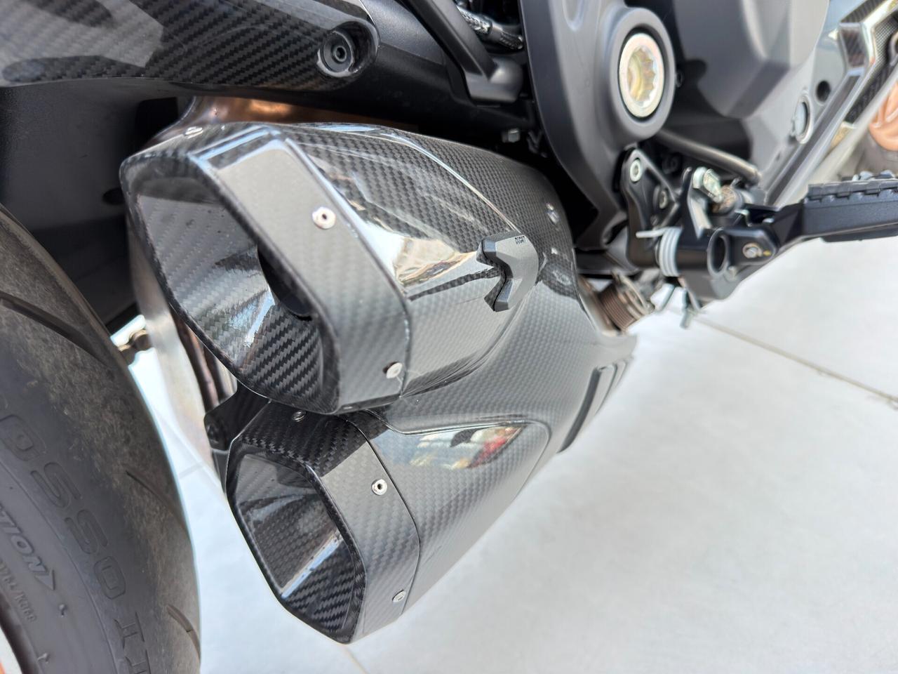 Ducati Diavel 1260 by LAMBORGHINI LIMITED EDITON N.556/630