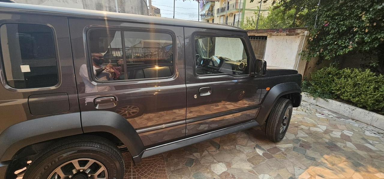 Suzuki Jimny 1.5 102 CV 5 PORTE PRONTA CONSEGNA