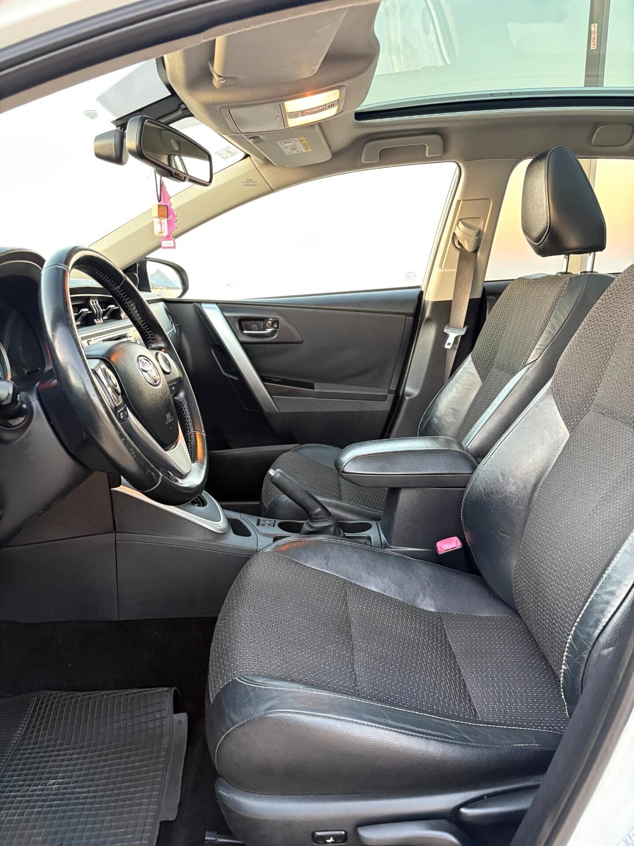 Toyota Auris 1.8 Hybrid batterie garantite
