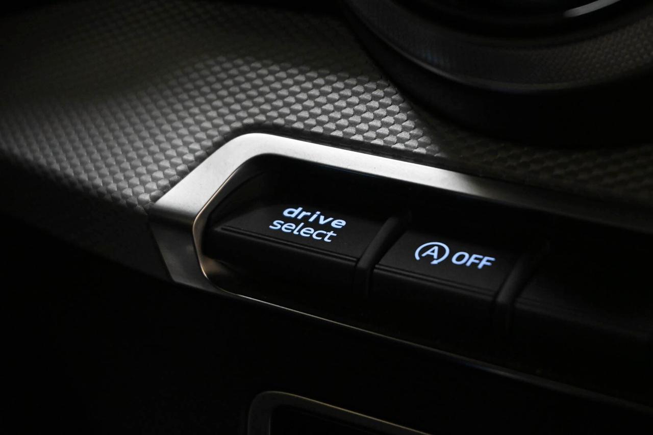 AUDI Q2 Q2 30 TDI S line Edition