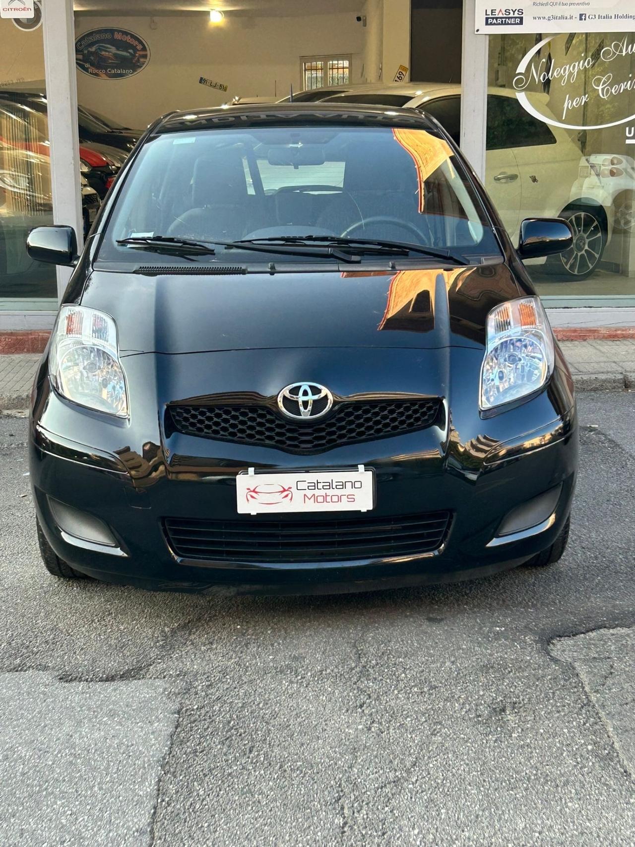 Toyota Yaris 1.0 5 porte Sol