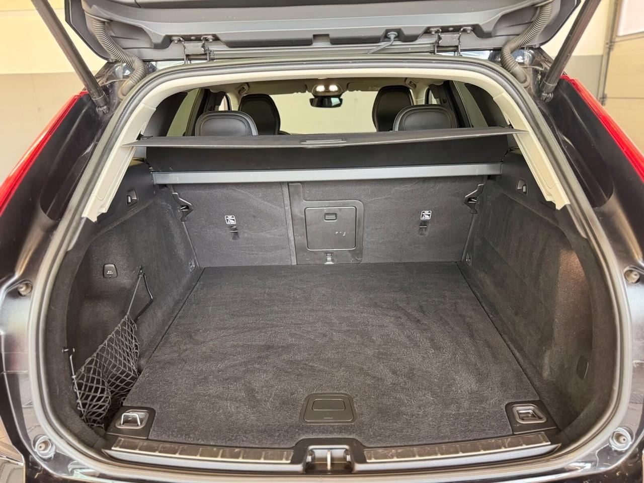 Volvo XC 60 XC60 B4 (d) AWD automatico Plus Bright