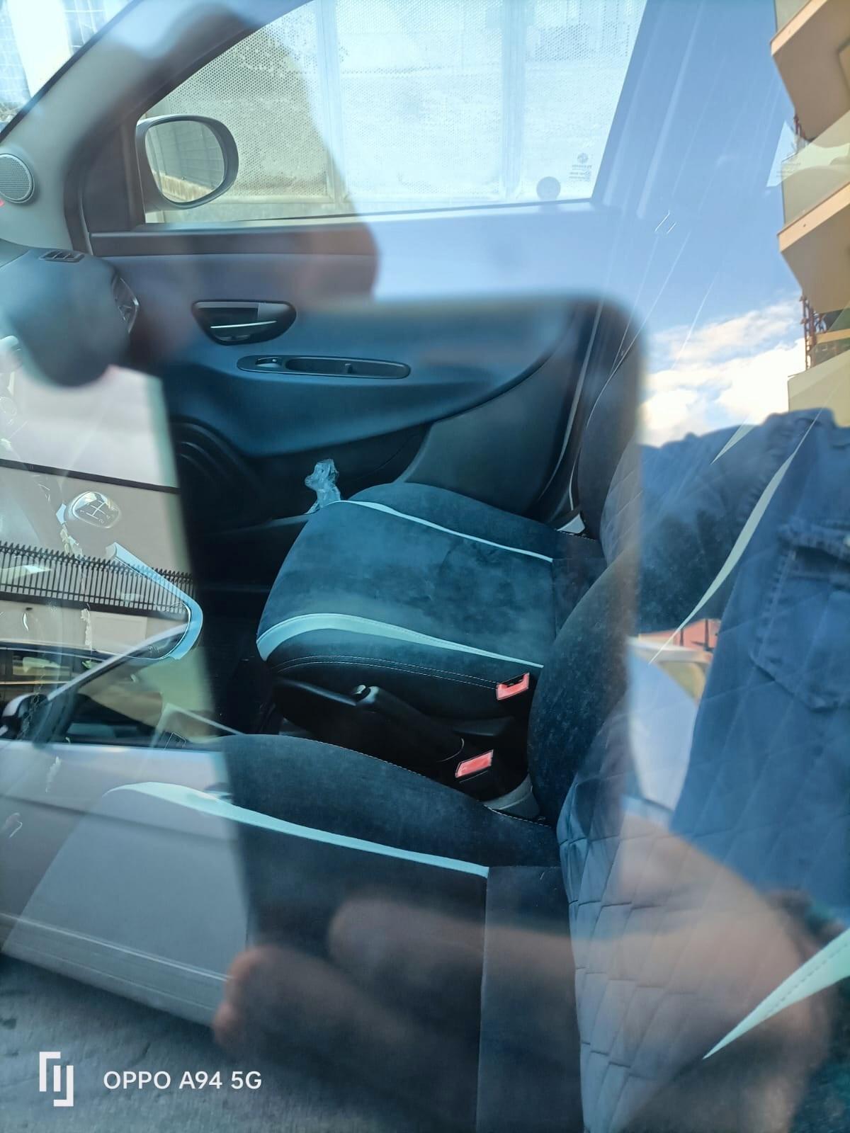 Lancia Ypsilon 1.2 69 CV 5 porte GPL Ecochic Gold