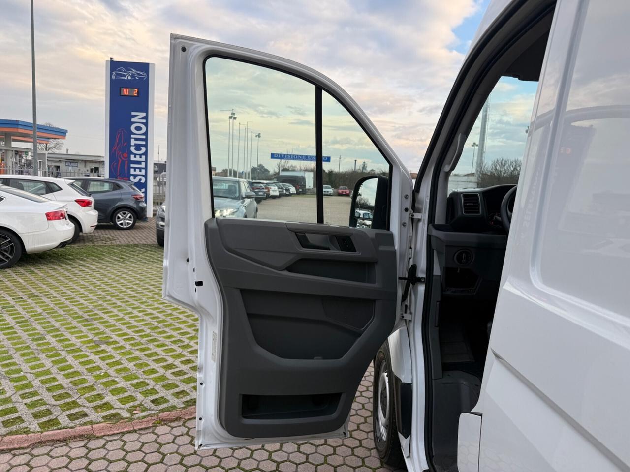 Volkswagen Crafter e-Crafter 35 136 CV PM-TA Furgone ok neopatentati 11000 PIU IVA
