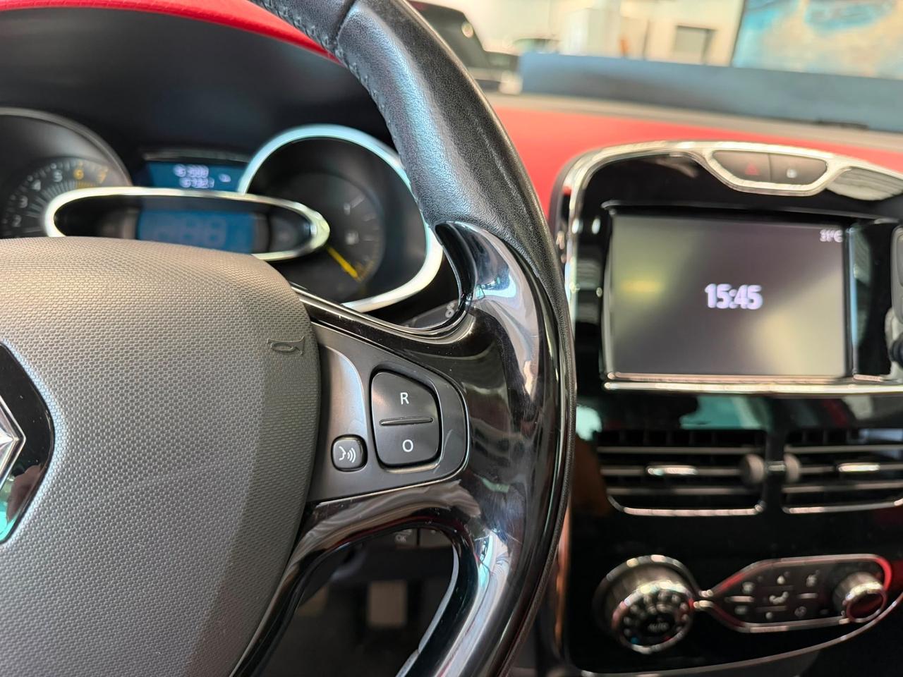 Renault Clio FULL OPTIONAL TETTO PANORAMICO 6690€