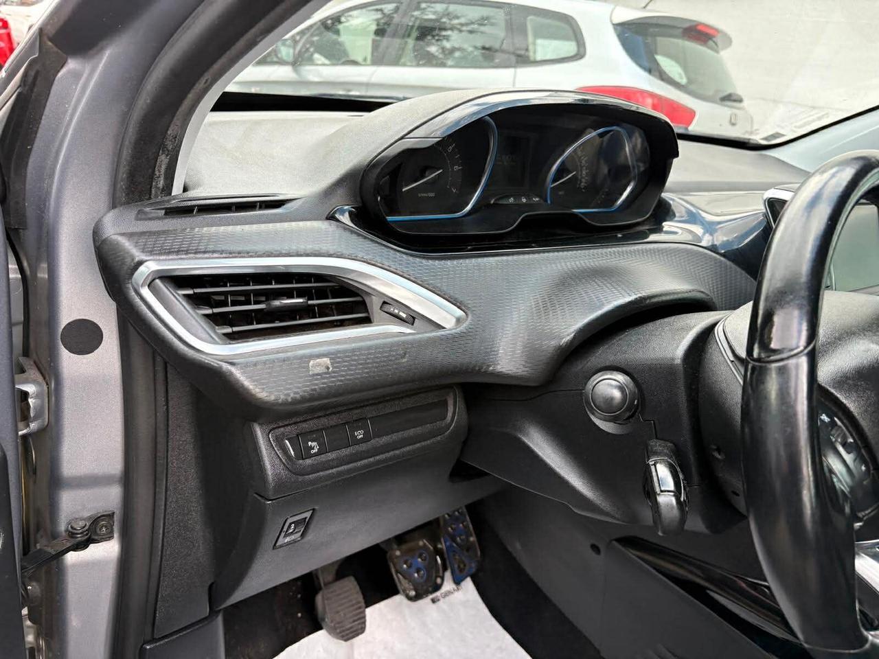 Peugeot 2008 PureTech 82 S&S Allure