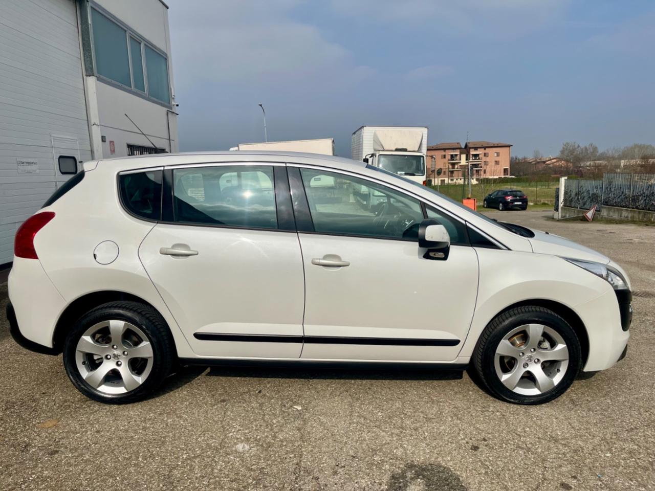 Peugeot 3008 1.6hdi 2012 118.000km cambio robotizzato perfetta
